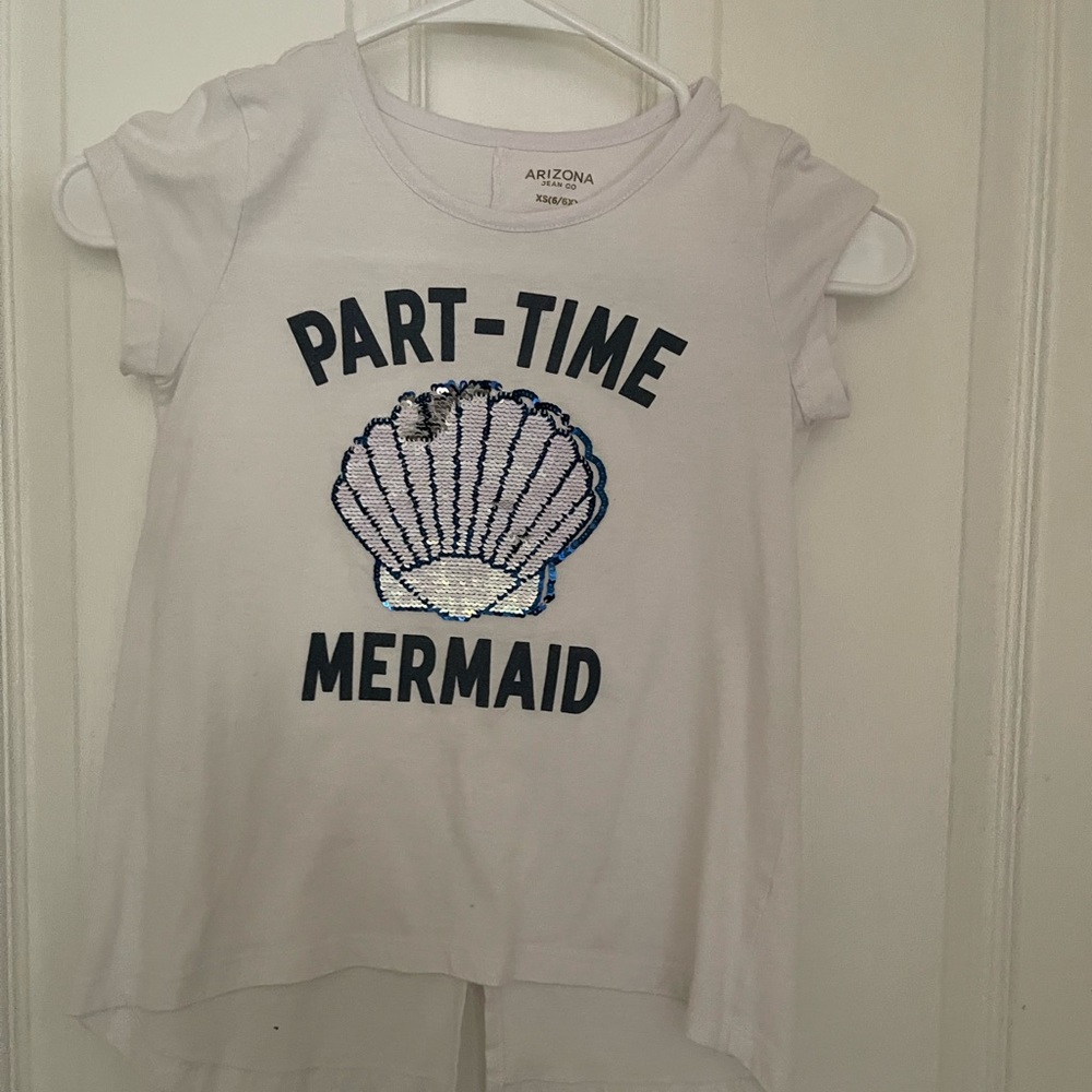 Girls Sequin Tee. Size 6-6X